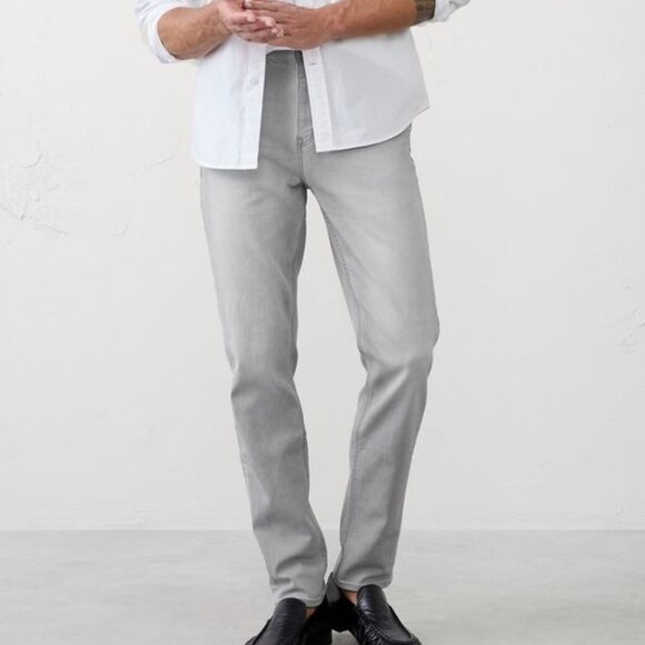 Banana Republic Travel Jean - Mens Khaki Jean Pant Light Grey 32x32 Athletic Fit - Picture 1 of 4
